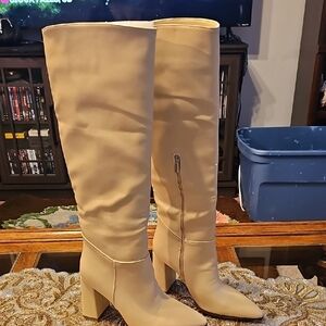 NWOT Chic Cream Heeled Boots